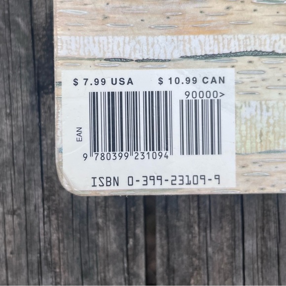 ‘THE MITTEN’ VINTAGE UKRANIAN STORY BOARD BOOK BY JAN BRETT - Picture 7 of 10